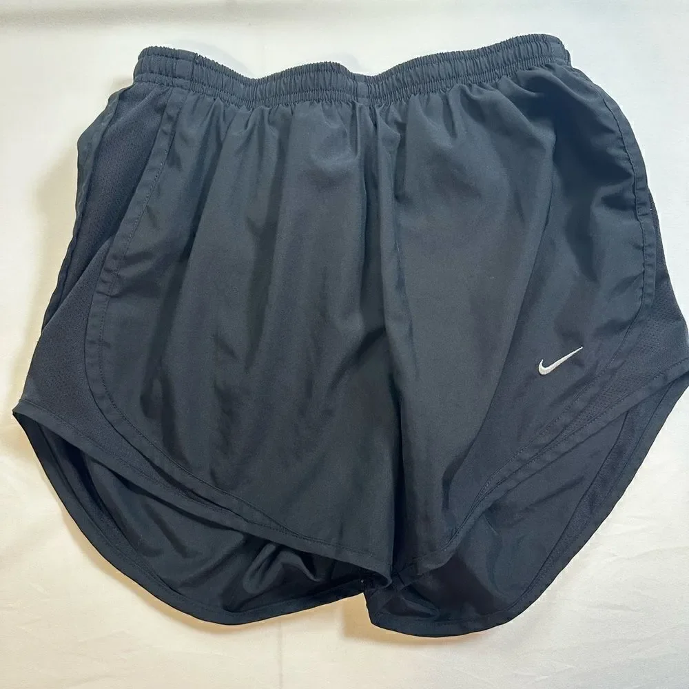 EUC NIKE Women’s Teal/Black Sports Bra & Black Active Shorts with Liner Size SM